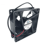 SXDOOL SXD8025B24H 80x80x25mm axial cooling fan, physical model label and wiring visible on white background