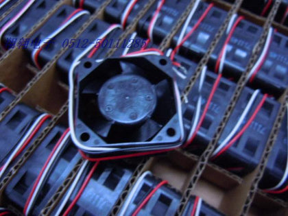 NMB 1608KL-05W-B69 24V DC 40x40x20mm Brushless Cooling Fan - product photo 2